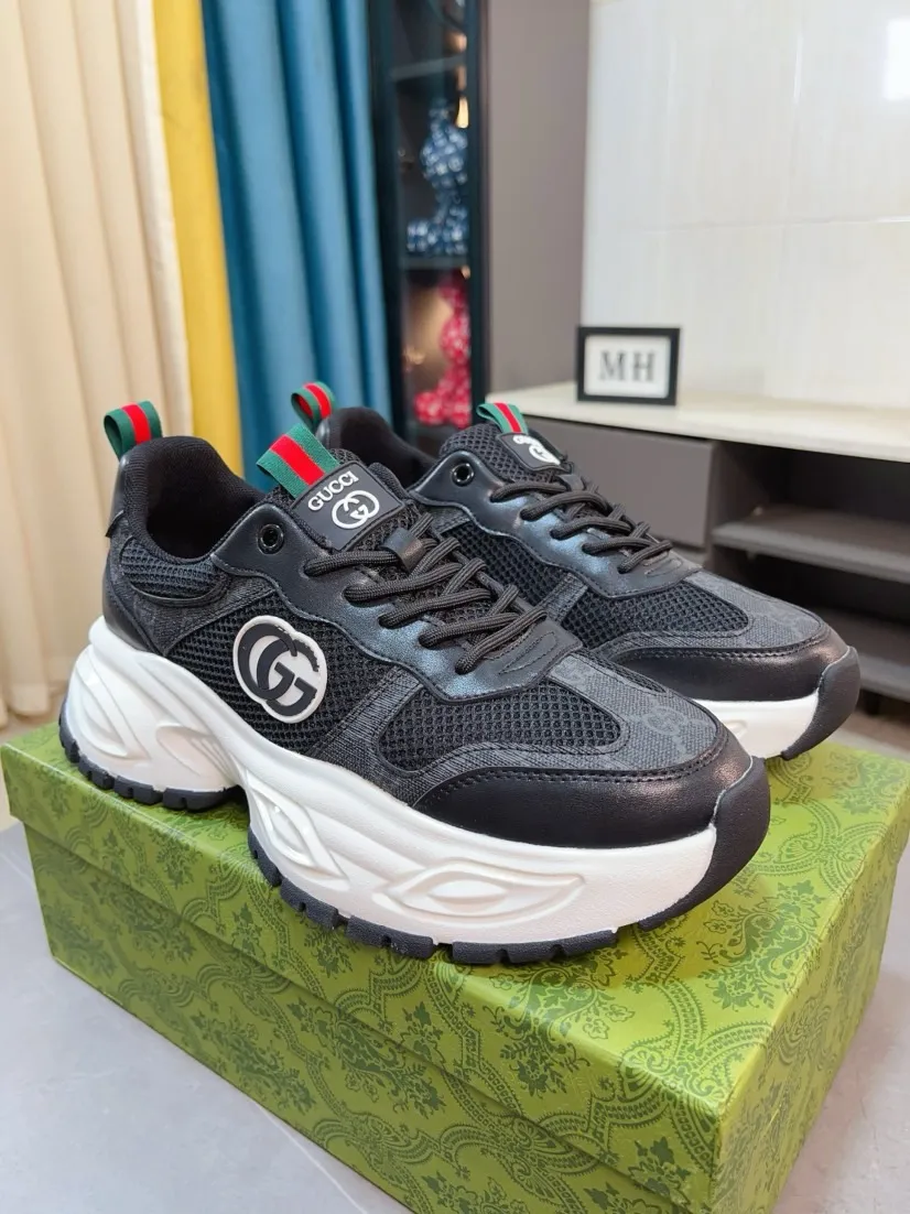 Men's shoes 💰458🌹🌹[GUCCI] Gucci's new lace-up casual men's shoes are on the market first, and the materials and workmanship are superior to all versions on the market. The highest quality shipped first-layer cowhide with imported original perforated materials➕Genuine leather lining, privately molded soft outsole, high foot comfort, imported special materials highlight the brand's unique charm, high-end customization 38-44